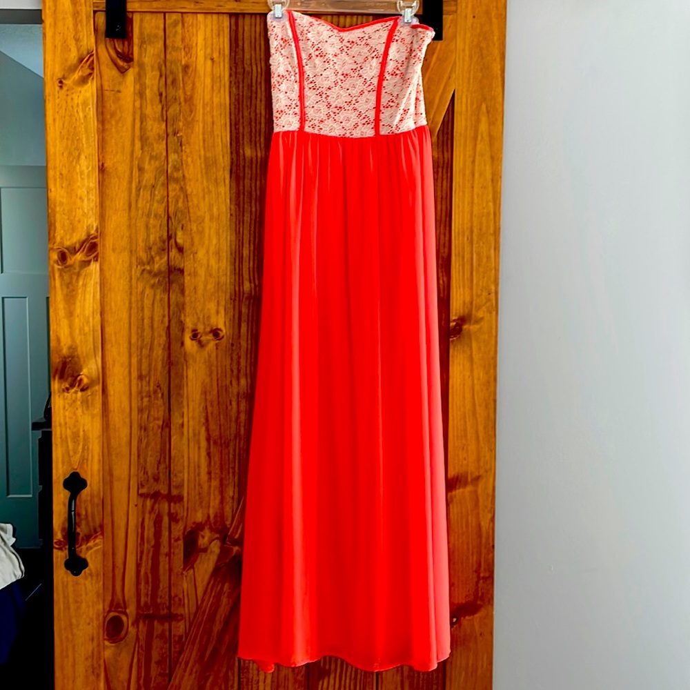 Size medium, coral with lace strapless dress